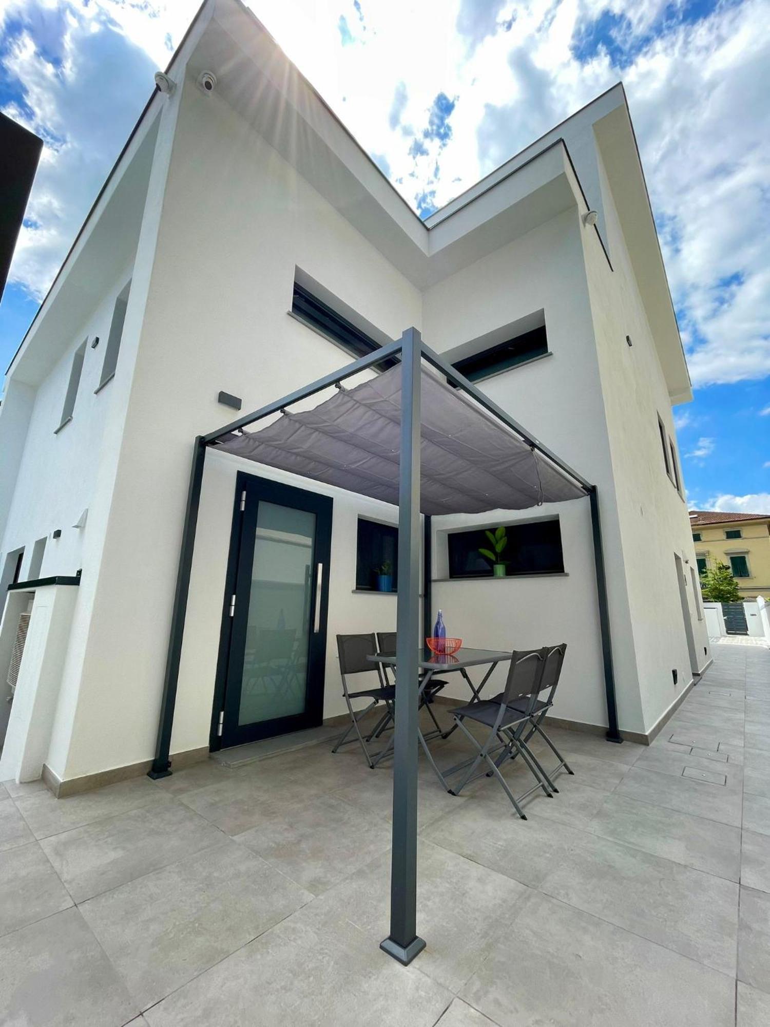 Elisa Apartments B - In Front Of The Walls Of Lucca Exterior photo
