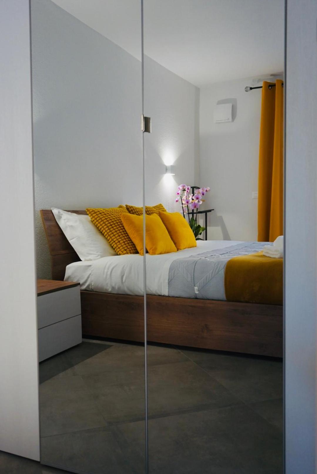 Elisa Apartments B - In Front Of The Walls Of Lucca Exterior photo